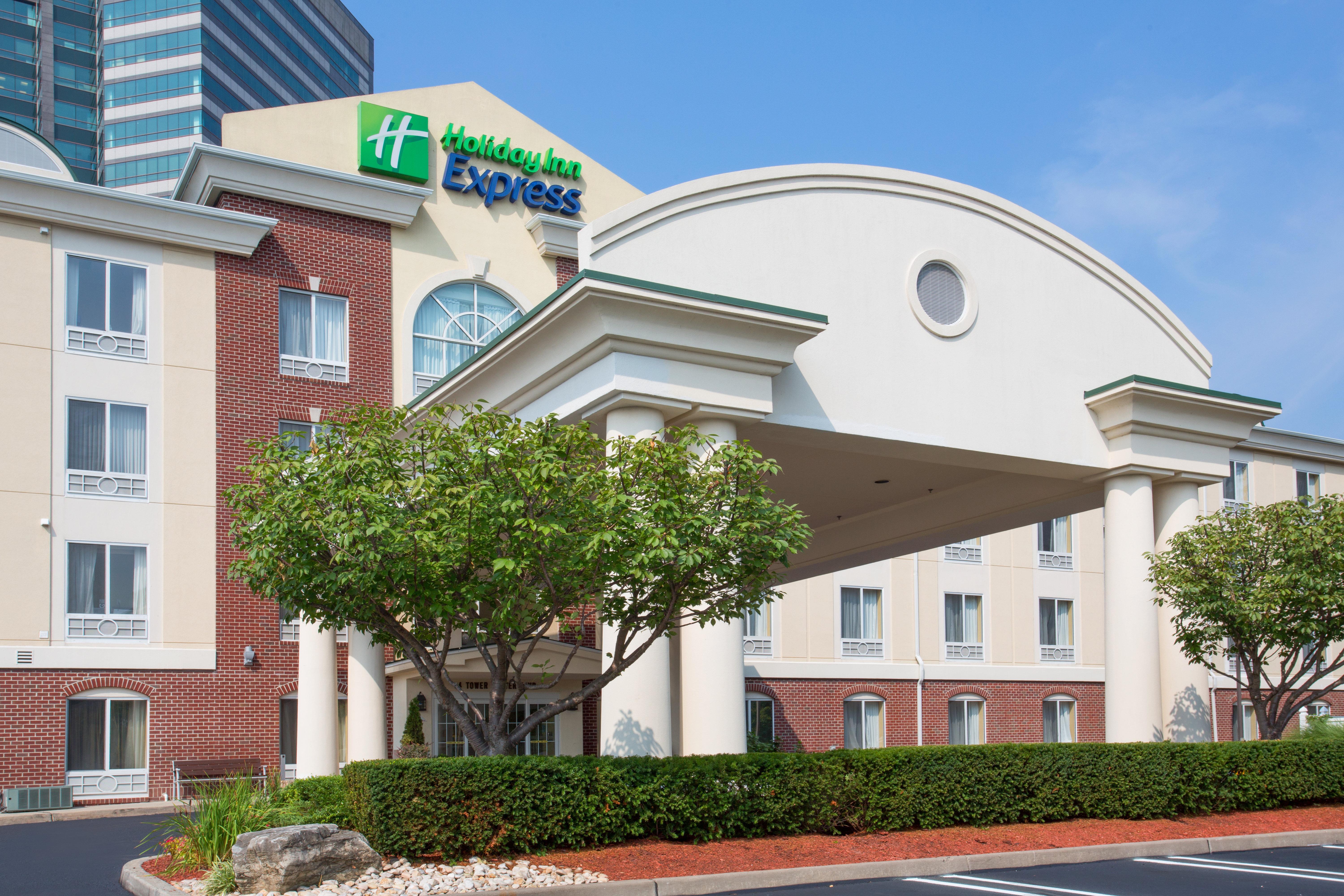 Holiday Inn Express Tower Center New Brunswick, an IHG Hotel East Brunswick Exterior foto